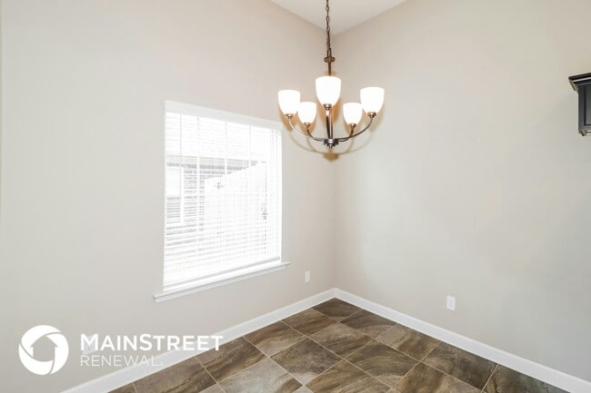 Building Photo - 1385 Switzer Dr