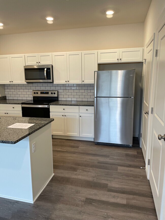 Foto del edificio - 4616 Commerce St