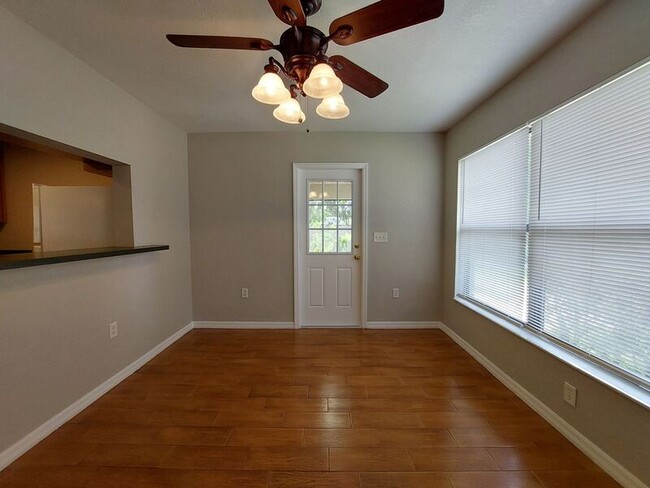 Building Photo - 5436 Lewellyn Rd