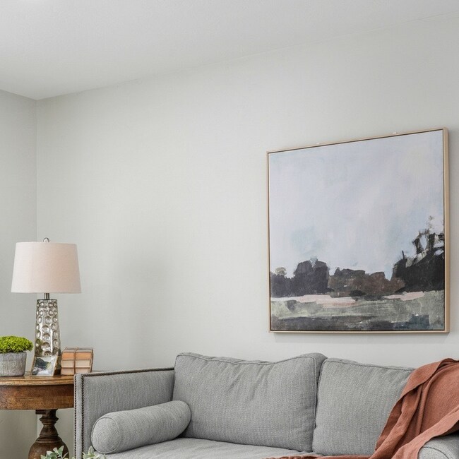 Building Photo - 450 Scenic Dr