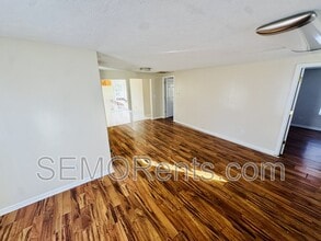 Building Photo - 335 Edgewood Rd