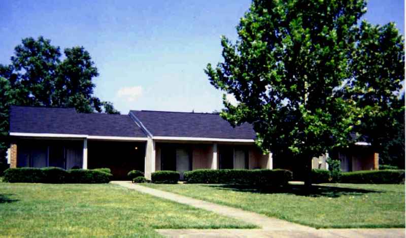Primary Photo - Graceland Manor