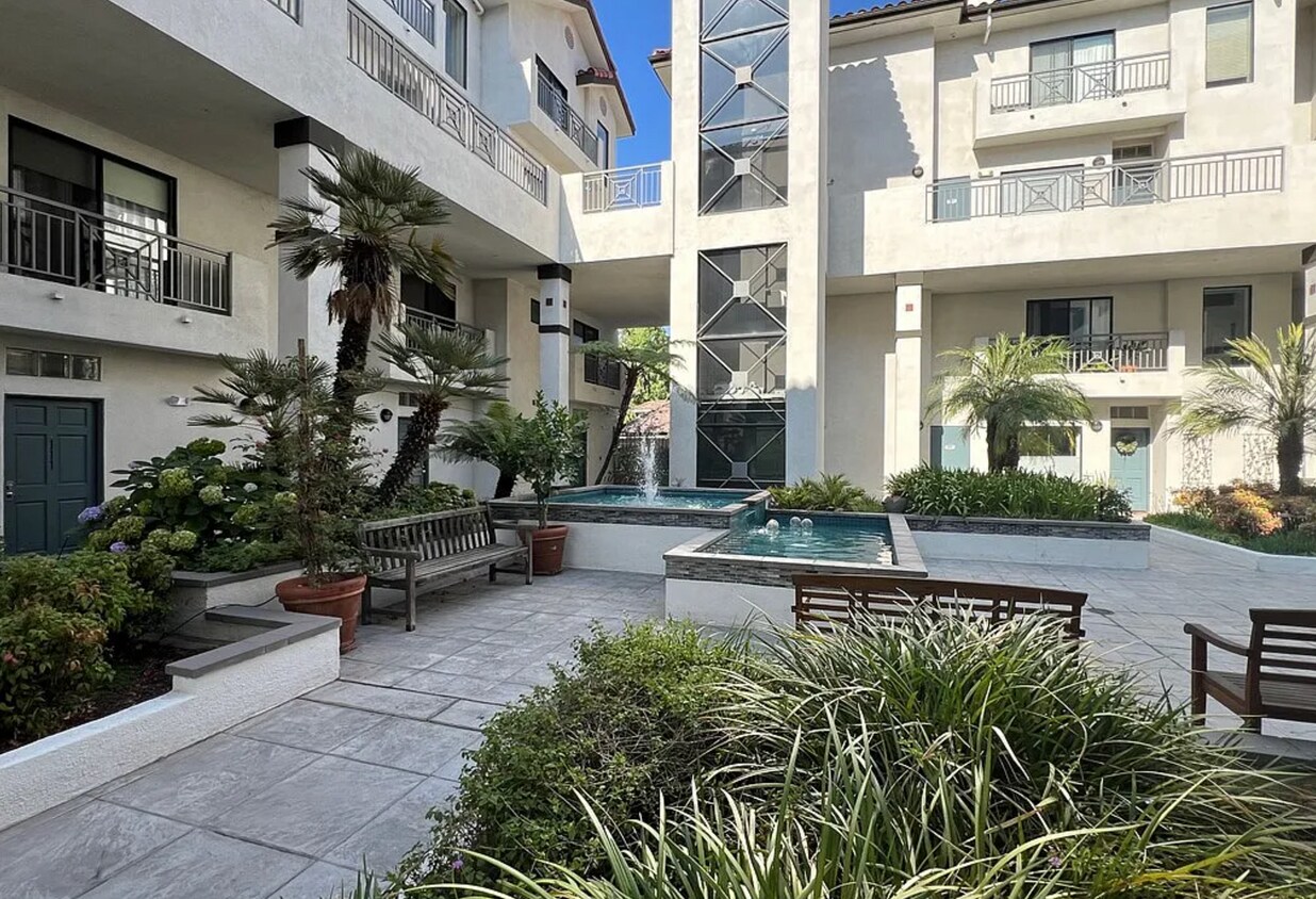 Foto principal - Updated 2-Bedroom 3 Bathroom Pasadena Town...