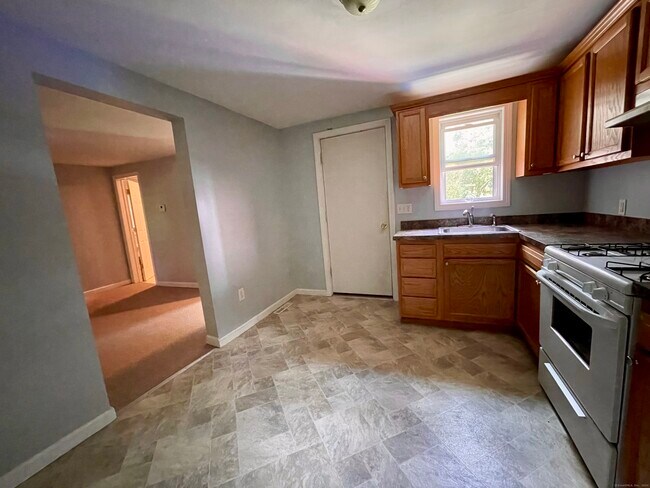 Building Photo - 53 Twin Lakes Rd