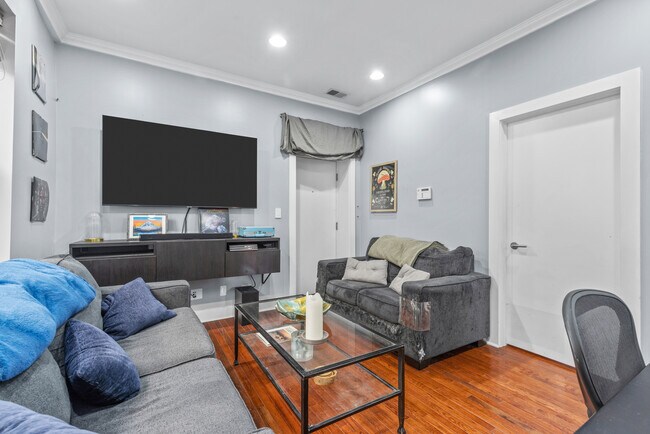 Foto del edificio - 2052 N Campbell Ave