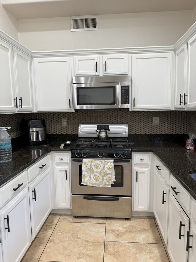 Building Photo - 7712 Bartlett Landing Court