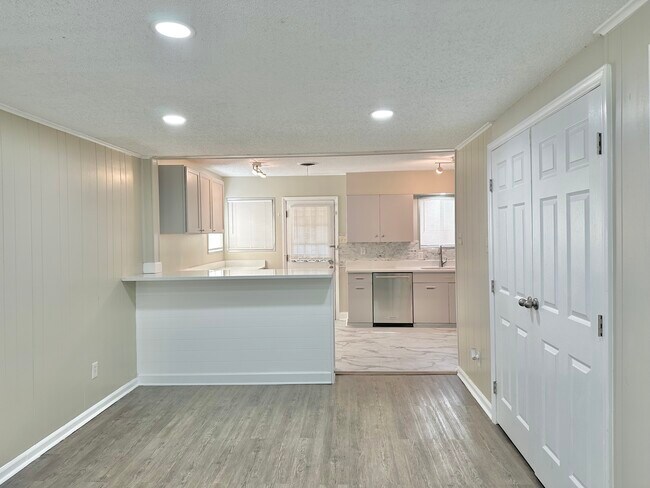 Foto del edificio - 141 N White Station Rd