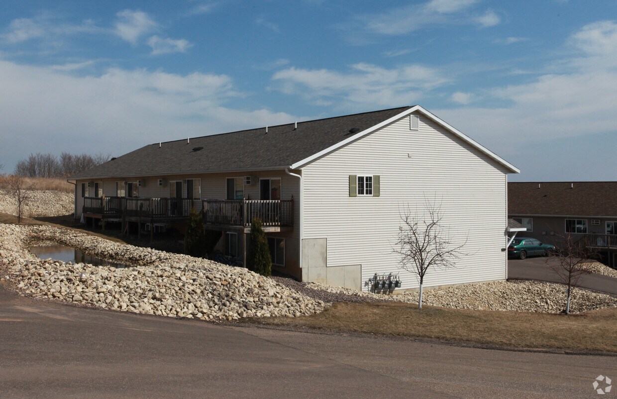 21032205 11th Ave, Menomonie, WI 54751 Apartments in Menomonie, WI
