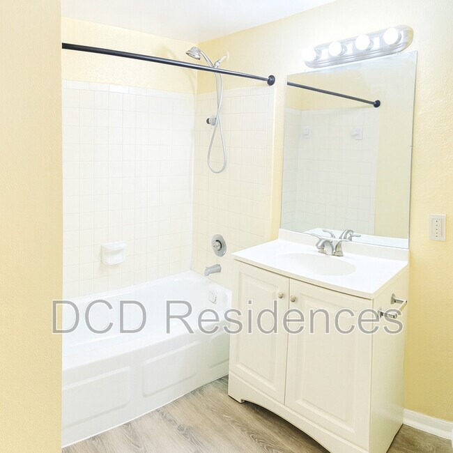 Foto del edificio - 5504 Pine Forest Ct