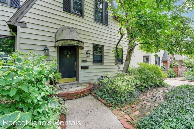 Foto del edificio - 4 br, 1.5 bath House - 419 W 70th Terrace