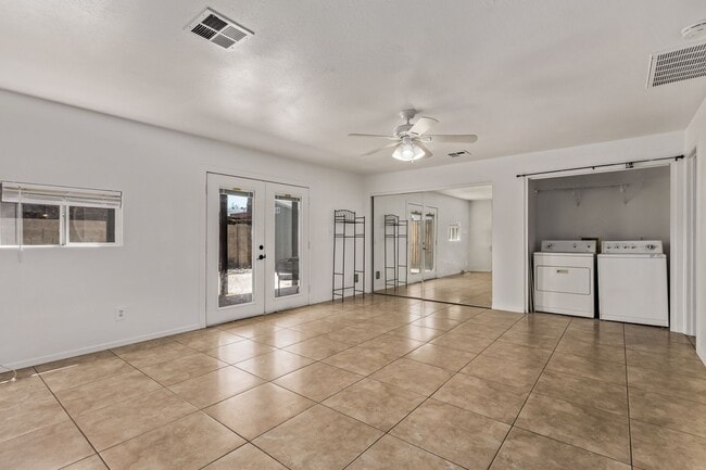 Building Photo - CHARMING casita in the heart of Phoenix!