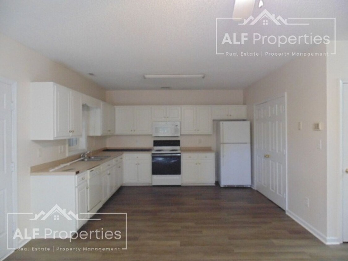 Foto principal - For Rent – Newly Renovated 2BR/1BA