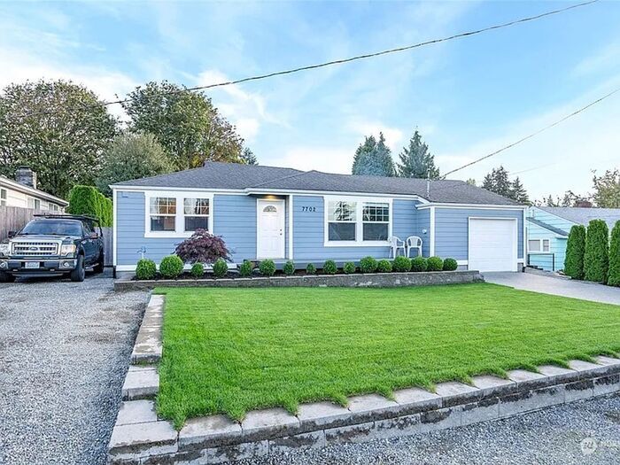 Primary Photo - Fantastic 2 Bed-1 Bath Rambler in Universi...