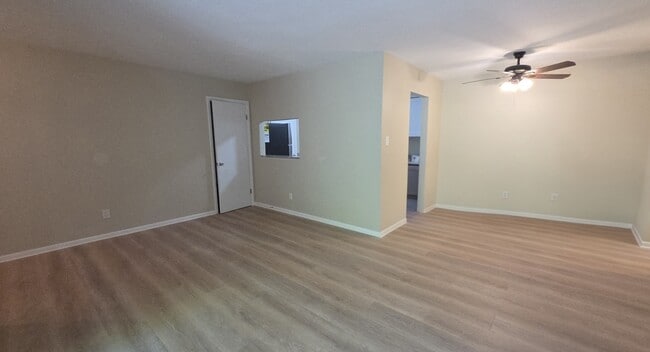 Building Photo - 705 Meadowbrook Dr