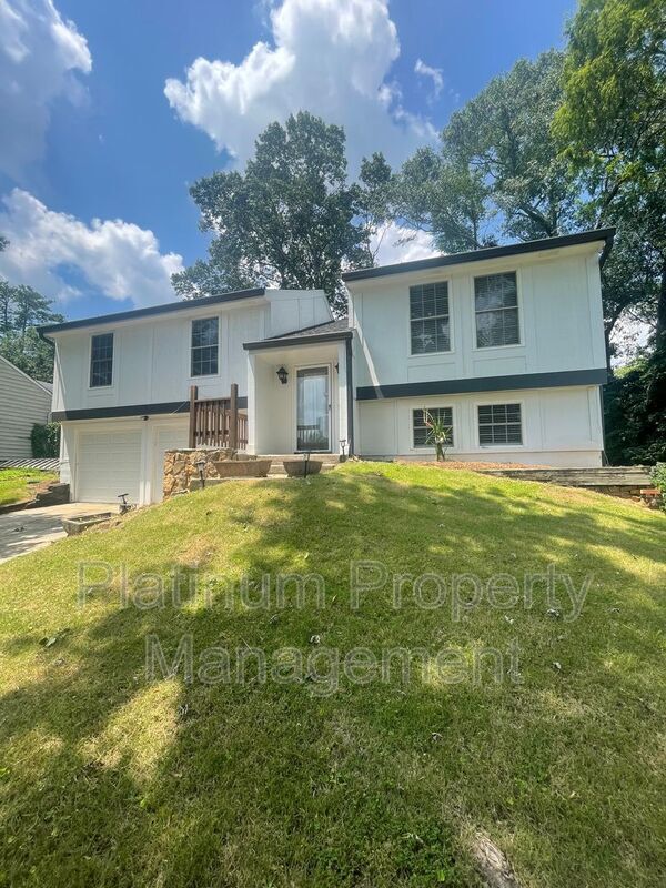 Building Photo - 10500 Worthington Hills Manor