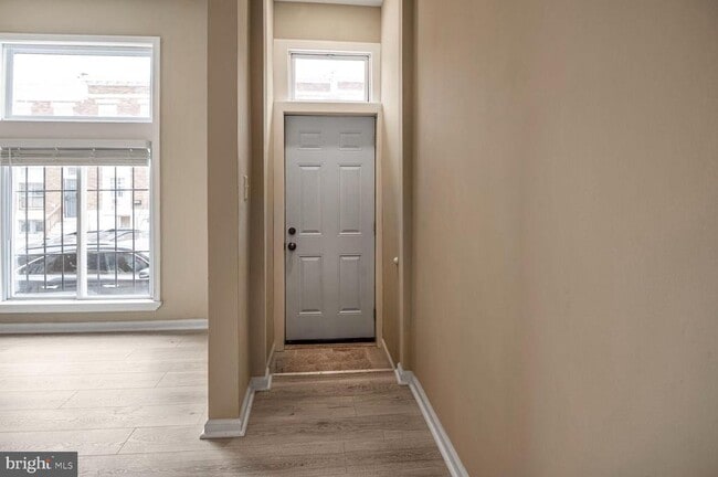 Building Photo - 1684 Darley Ave