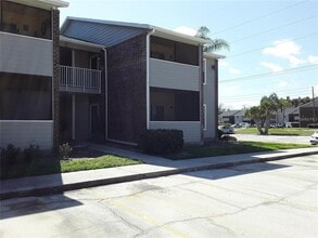 Building Photo - 1400 Gandy Blvd N