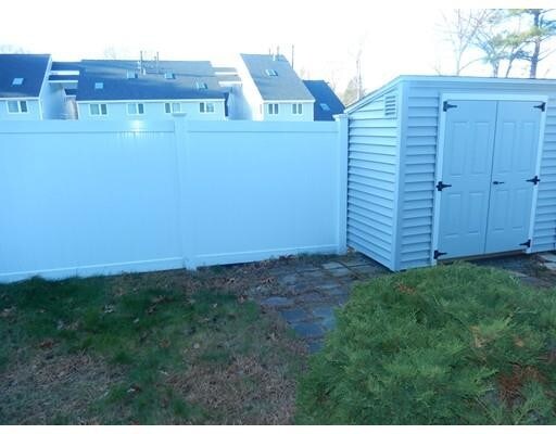 Primary Photo - 36 Meadow Pond Dr