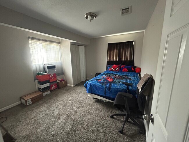 Building Photo - 2808 Buena Vista Dr