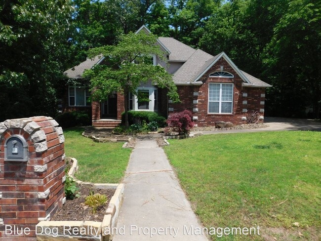 Building Photo - 4 br, 3.5 bath House - 310 Laurinda Drive