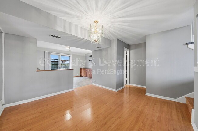 Foto del edificio - 9517 Terrace Pl