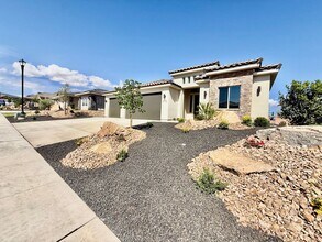 Building Photo - 476 S Maggiore Dr