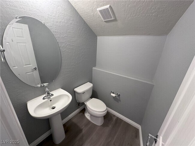 Foto del edificio - 5427 Wesleyan Ct