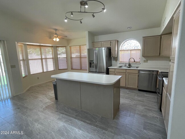 Building Photo - 4528 E Thistle Landing Dr