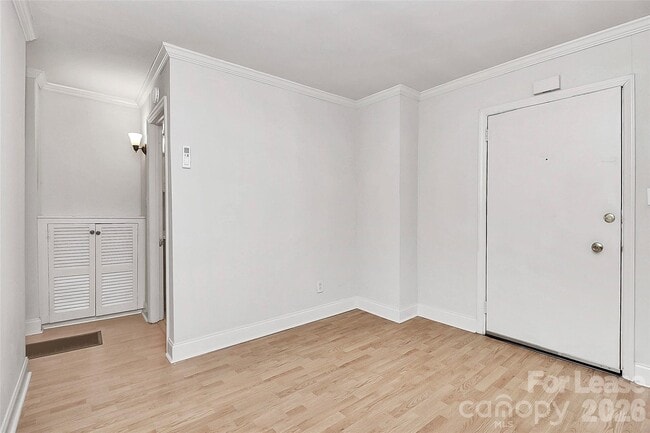 Building Photo - 1728 Lombardy Cir