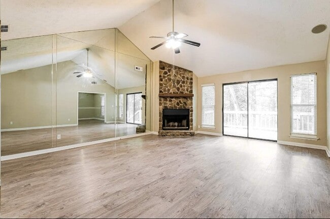 Building Photo - 1570 Canberra Dr