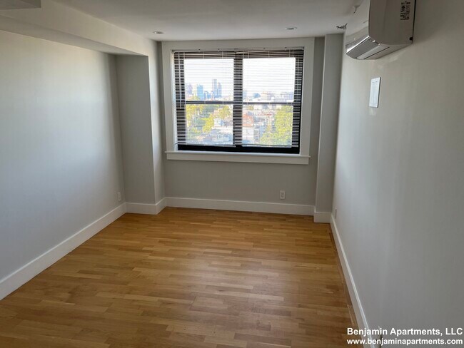Foto del edificio - 1410 Columbia Rd