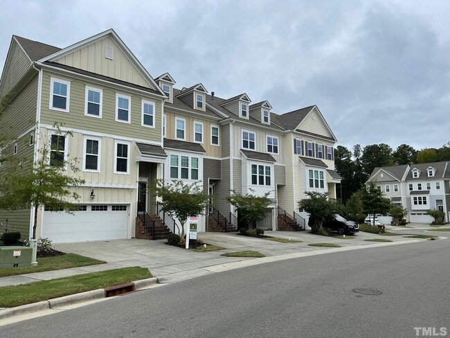 Building Photo - 626 Edgewater Ridge Ct