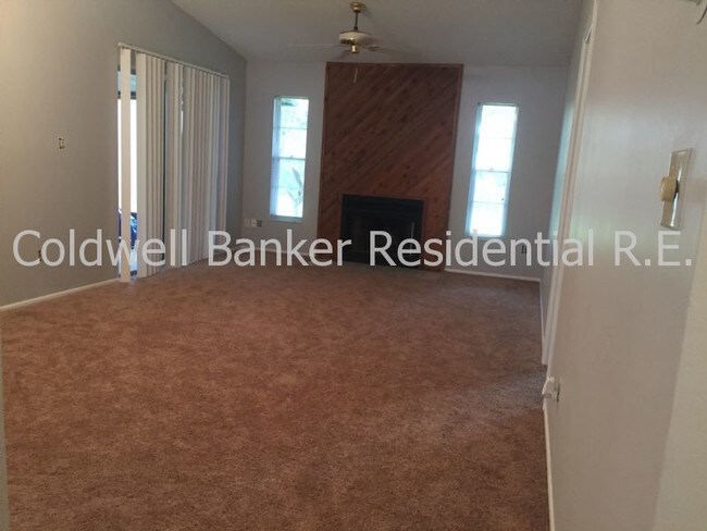 Building Photo - 160 Clear Lake Cir