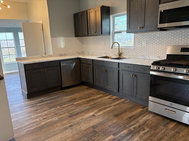 Foto del edificio - 665 Blennerhassett Heights Rd