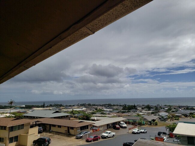 Foto del edificio - WAILUKU MANOR 1 BD. 1 BA. UNFURNISHED UNIT
