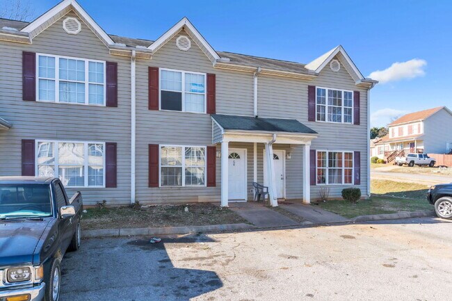 Foto del edificio - *Amazing Lease Offers* 2 Bedroom, 1.5 Bathroom Townhome – Granite Counters & Open Floor Plan $127...