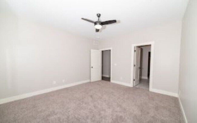 Foto del edificio - 3460 N Bell School Rd