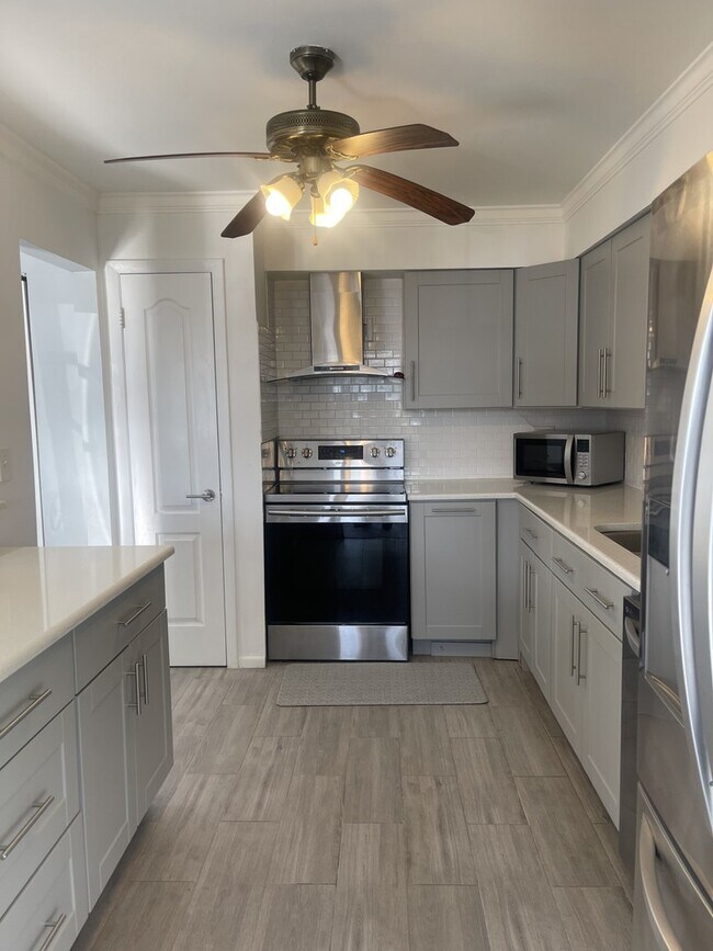 Building Photo - 9445 Kenton Ave