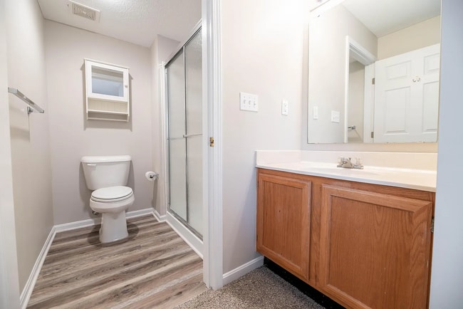 Baño #1 - 195 Cave Run Dr