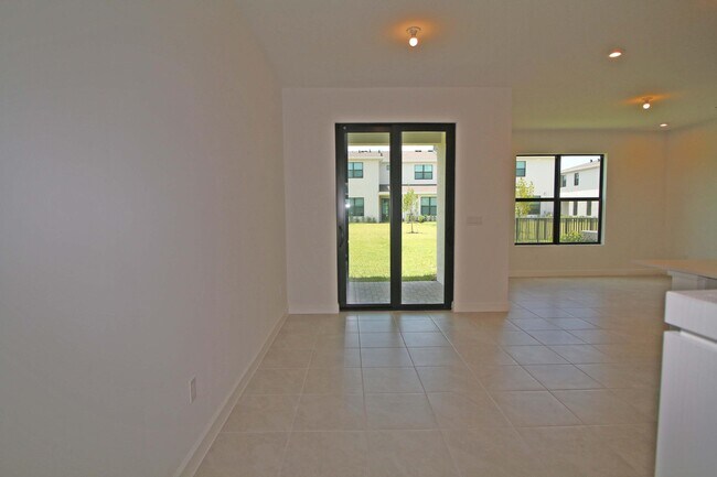 Building Photo - 14050 SW Thorens Dr