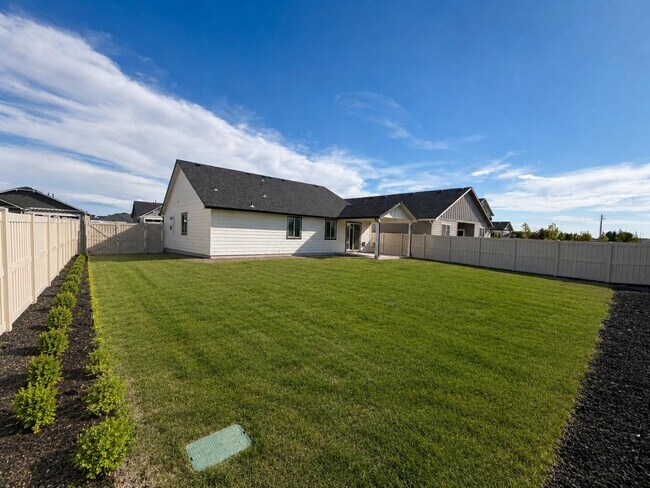 Building Photo - 10288 W Trident Ridge Dr