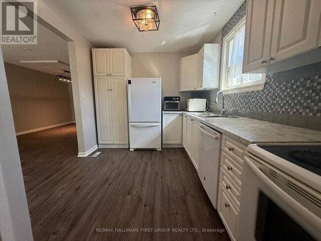 Building Photo - 68 Tulloch Dr