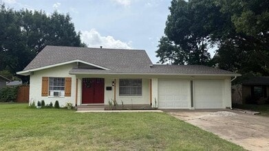 Building Photo - 439 Malden Dr