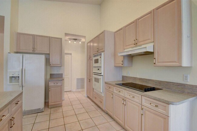 Building Photo - 132 Private Pl