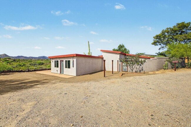 Foto del edificio - 2845 N Silver Spur Dr