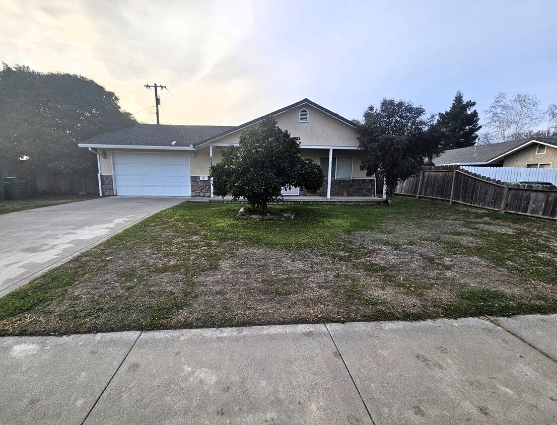 Primary Photo - 3 Bedroom 2 Bath Home in Corning for Rent!