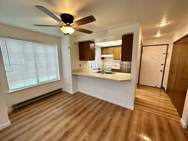 Foto del edificio - 2 Bed 1 Bath in heart of Bellingham