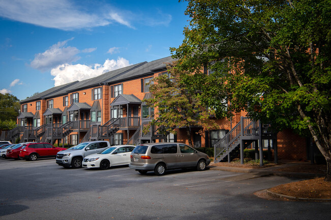 Building Photo - 550 Dearing St