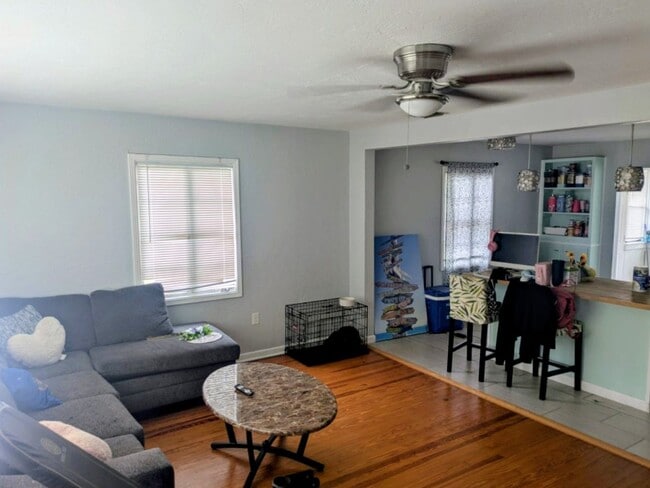 Foto del edificio - 818 W 20th St