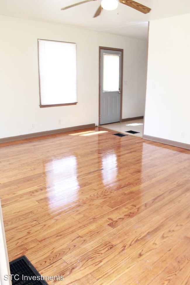 Building Photo - 3 br, 2 bath House - 424 W. Chandler